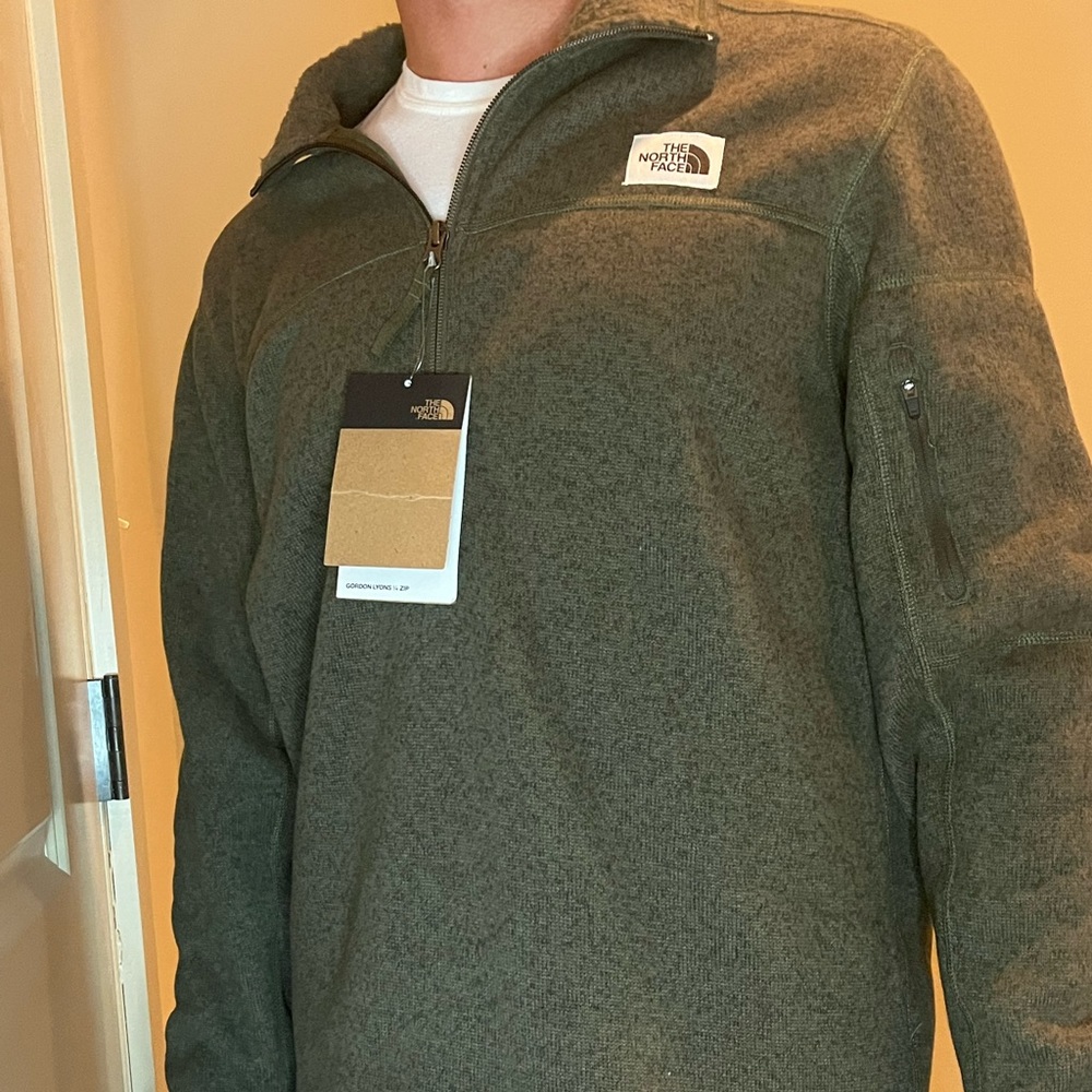 The North Face 1/2 zip jacket in green size medium